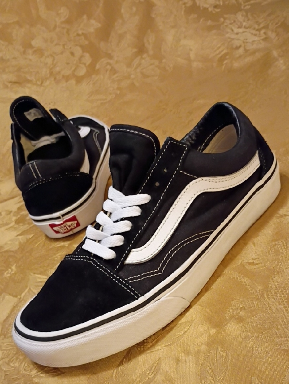 VANS Old Skool Black Suede and White Low Top Sneakers Women's 8.0 Men's 6.5